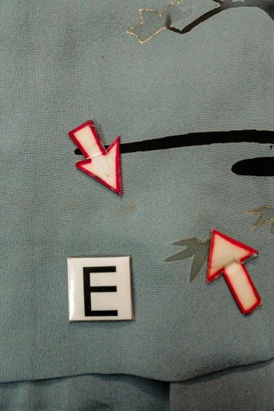 画像18: P0123Q 女性用 羽織   シルク（正絹） 灰色がかった水色,  草 【中古】【USED】【リサイクル】 ★★☆☆☆【P0123Q】 (18)