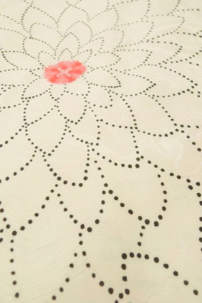 画像9: P0123W 女性用 羽織   化繊 白,  菊 【中古】【USED】【リサイクル】 ★★★★☆【P0123W】 (9)