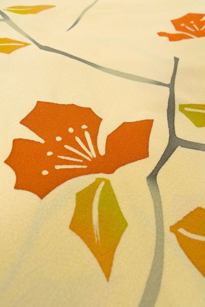 画像8: P0123X 女性用 羽織   シルク（正絹） 薄いベージュ,  花 【中古】【USED】【リサイクル】 ★★★☆☆【P0123X】 (8)