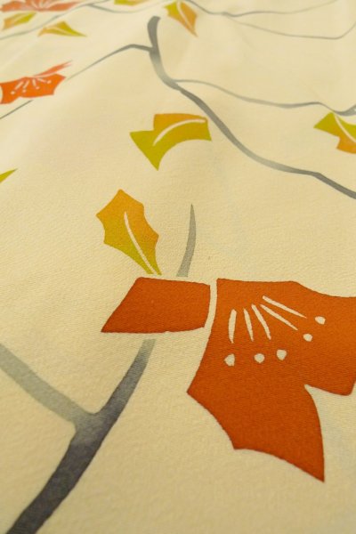 画像10: P0123X 女性用 羽織   シルク（正絹） 薄いベージュ,  花 【中古】【USED】【リサイクル】 ★★★☆☆【P0123X】 (10)