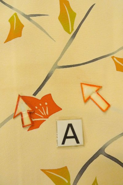 画像14: P0123X 女性用 羽織   シルク（正絹） 薄いベージュ,  花 【中古】【USED】【リサイクル】 ★★★☆☆【P0123X】 (14)