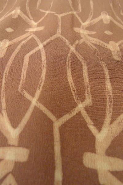 画像9: P0123Z 女性用 羽織   シルク（正絹） 淡い茶色,  抽象的模様 【中古】【USED】【リサイクル】 ★★★★☆【P0123Z】 (9)