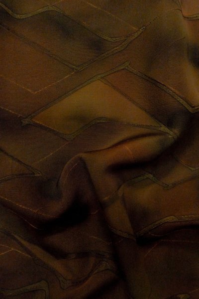画像11: P0124C 女性用 羽織   シルク（正絹） 深い茶色,  抽象的模様 【中古】【USED】【リサイクル】 ★★★★☆【P0124C】 (11)