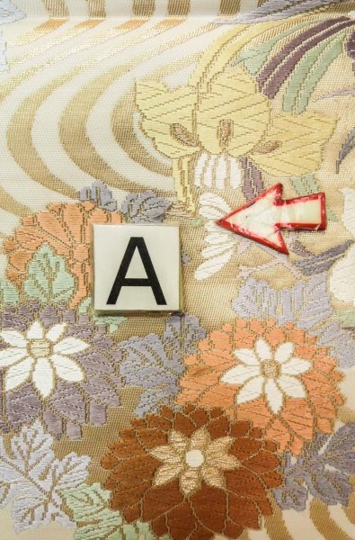 画像12: P0206C 袋帯 女性用着物 シルク（正絹）   オフ　ホワイト 花丸文 【中古】 【USED】 【リサイクル】 ★★★☆☆ (12)