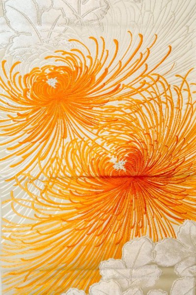 画像3: P0206H 袋帯 女性用着物 シルク（正絹）  光沢のある オフ　ホワイト 菊 【中古】 【USED】 【リサイクル】 ★★★★☆ (3)