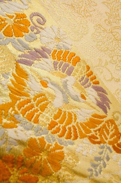 画像7: P0206N 袋帯 女性用着物 シルク（正絹）  光沢のある 金色 ぼたん 【中古】 【USED】 【リサイクル】 ★★★☆☆ (7)