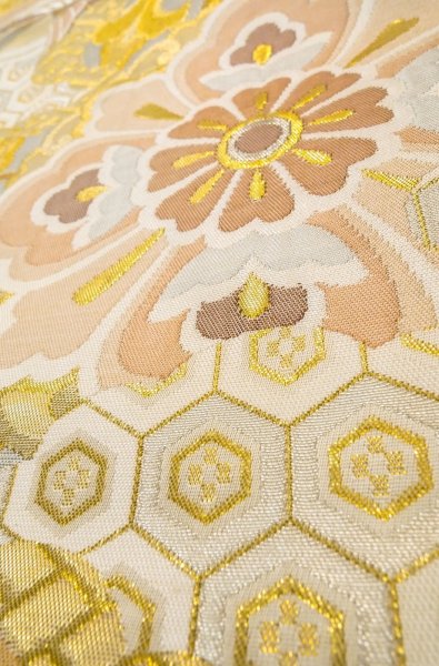 画像10: P0206P 袋帯 女性用着物 シルク（正絹）  薄い 金色 花 【中古】 【USED】 【リサイクル】 ★★★☆☆ (10)