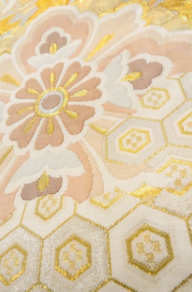 画像14: P0206P 袋帯 女性用着物 シルク（正絹）  薄い 金色 花 【中古】 【USED】 【リサイクル】 ★★★☆☆ (14)
