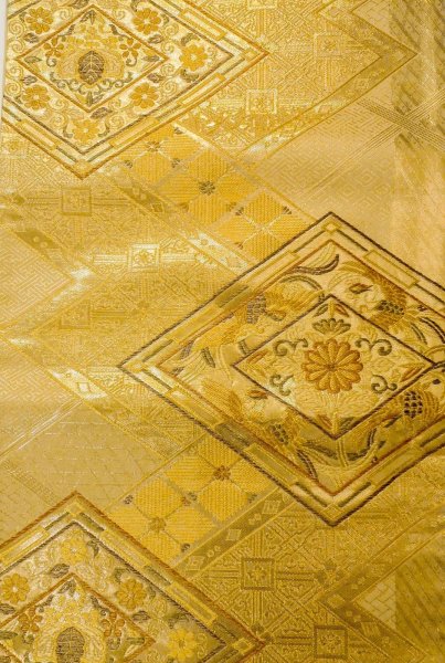 画像3: P0206Q 袋帯 女性用着物 シルク（正絹）  光沢のある 金色 菊 【中古】 【USED】 【リサイクル】 ★★★☆☆ (3)