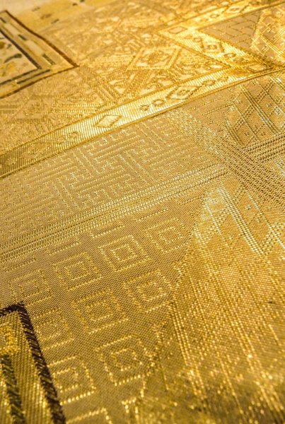 画像9: P0206Q 袋帯 女性用着物 シルク（正絹）  光沢のある 金色 菊 【中古】 【USED】 【リサイクル】 ★★★☆☆ (9)