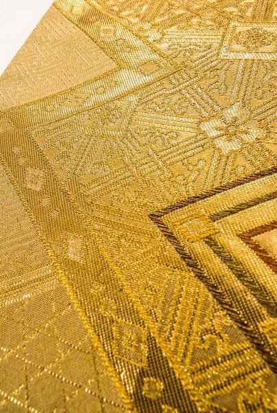 画像10: P0206Q 袋帯 女性用着物 シルク（正絹）  光沢のある 金色 菊 【中古】 【USED】 【リサイクル】 ★★★☆☆ (10)