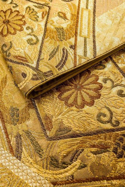 画像11: P0206Q 袋帯 女性用着物 シルク（正絹）  光沢のある 金色 菊 【中古】 【USED】 【リサイクル】 ★★★☆☆ (11)