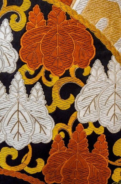 画像6: P0206U 袋帯 女性用着物 シルク（正絹）   黒 菊 【中古】 【USED】 【リサイクル】 ★★★★☆ (6)