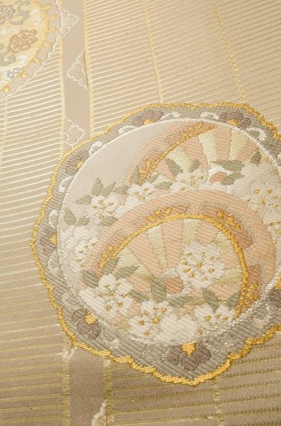 画像12: P0206X 丸帯 女性用着物 シルク（正絹）  淡い 藤色 桜 【中古】 【USED】 【リサイクル】 ★★★★☆ (12)