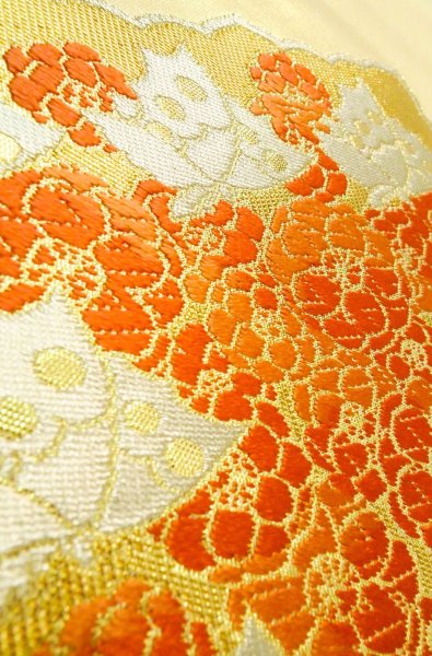 画像8: P0206Z 袋帯 女性用着物 シルク（正絹）  光沢のある 金色 菊 【中古】 【USED】 【リサイクル】 ★★★☆☆ (8)