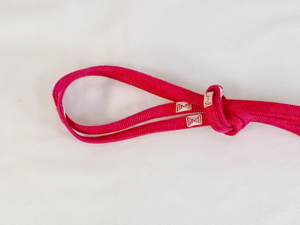 画像2: P0219XM 帯締め 女性用着物 シルク（正絹）  鮮やか 桃色 三角 【中古】 【USED】 【リサイクル】 ★★★☆☆ (2)