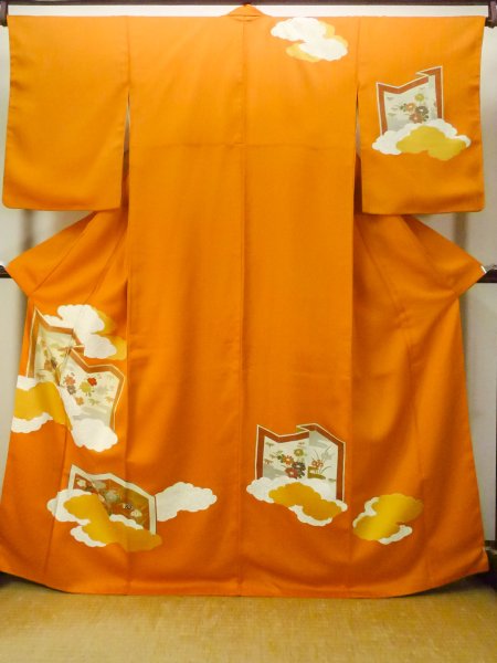 画像1: P0225D 女性用 付下げ   シルク（正絹） 鮮やか橙色,  ぼたん 【中古】【USED】【リサイクル】 ★★★☆☆【P0225D】 (1)