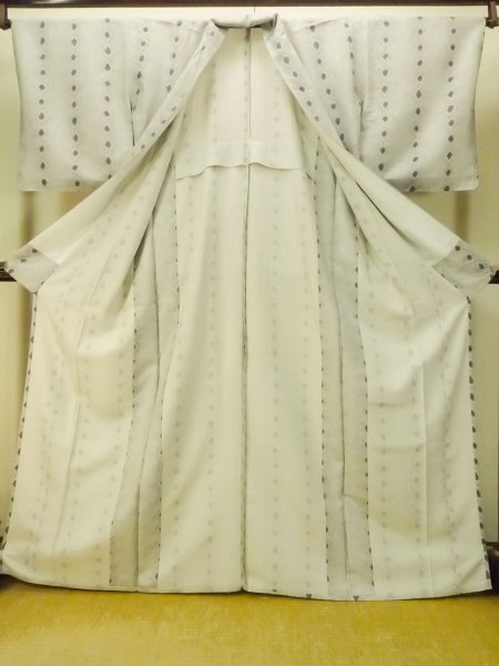 画像2: P0225E 女性用 単衣   シルク（正絹） 薄い灰色,  菱 【中古】【USED】【リサイクル】 ★★★★☆【P0225E】 (2)