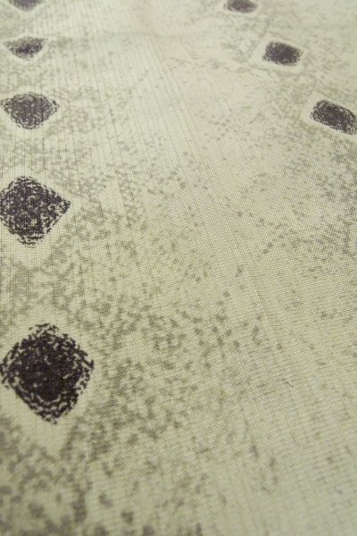 画像10: P0225E 女性用 単衣   シルク（正絹） 薄い灰色,  菱 【中古】【USED】【リサイクル】 ★★★★☆【P0225E】 (10)