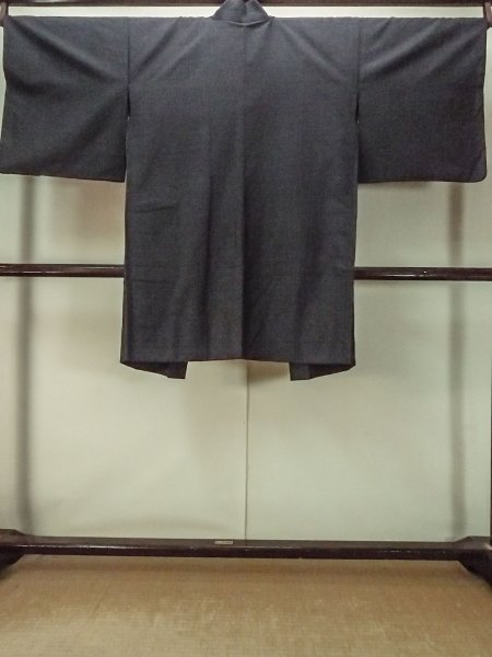 画像2: P0225F 女性用 羽織   シルク（正絹） 深い灰色,  抽象的模様 【中古】【USED】【リサイクル】 ★★★★☆【P0225F】 (2)