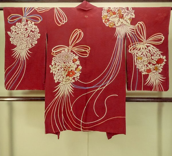 画像2: P0312F 女性用 羽織   シルク（正絹） 深い赤色,  菊 【中古】【USED】【リサイクル】 ★★★☆☆【P0312F】 (2)