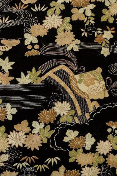 画像4: P0312J 女性用 羽織   シルク（正絹） 黒,  菊 【中古】【USED】【リサイクル】 ★★☆☆☆【P0312J】 (4)