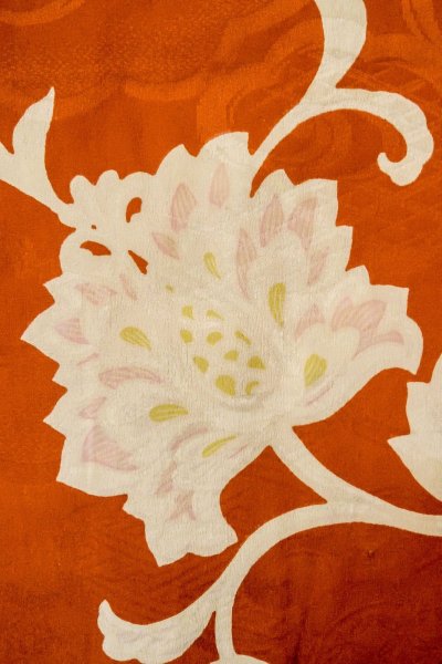 画像5: P0312N 女性用 羽織   シルク（正絹） 赤み橙色,  唐花 【中古】【USED】【リサイクル】 ★★☆☆☆【P0312N】 (5)