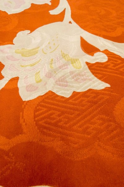 画像10: P0312N 女性用 羽織   シルク（正絹） 赤み橙色,  唐花 【中古】【USED】【リサイクル】 ★★☆☆☆【P0312N】 (10)