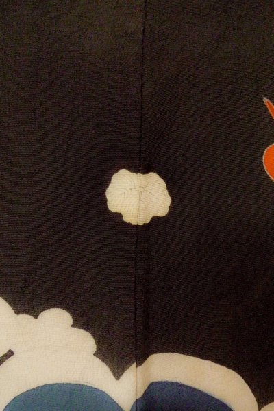 画像5: P0312O 女性用 振袖   シルク（正絹） 黒,  梅 【中古】【USED】【リサイクル】 ★★☆☆☆【P0312O】 (5)