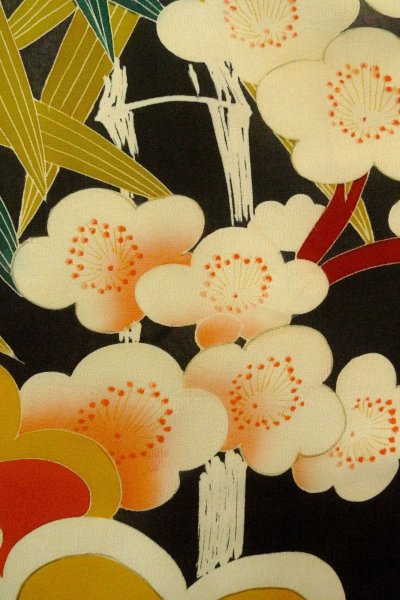 画像15: P0312O 女性用 振袖   シルク（正絹） 黒,  梅 【中古】【USED】【リサイクル】 ★★☆☆☆【P0312O】 (15)