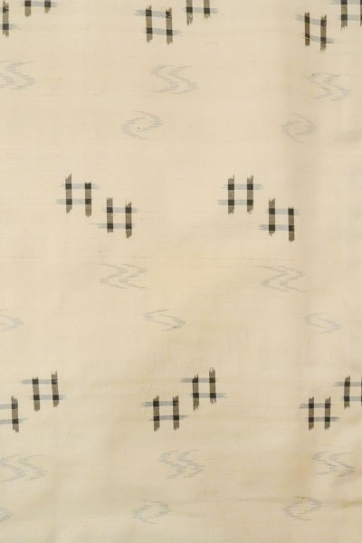 画像4: P0408D 女性用 紬   シルク（正絹） 薄いベージュ,  流水 【中古】【USED】【リサイクル】 ★★☆☆☆【P0408D】 (4)