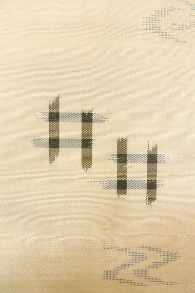 画像5: P0408D 女性用 紬   シルク（正絹） 薄いベージュ,  流水 【中古】【USED】【リサイクル】 ★★☆☆☆【P0408D】 (5)