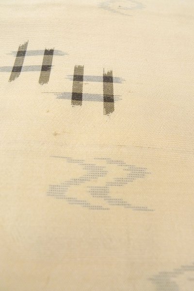 画像9: P0408D 女性用 紬   シルク（正絹） 薄いベージュ,  流水 【中古】【USED】【リサイクル】 ★★☆☆☆【P0408D】 (9)