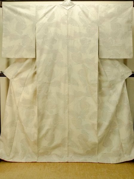 画像1: P0408Q 女性用 紬  結城紬  シルク（正絹） 淡いアイボリー,  蝶々 【中古】【USED】【リサイクル】 ★★☆☆☆【P0408Q】 (1)