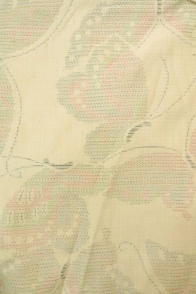 画像3: P0408Q 女性用 紬  結城紬  シルク（正絹） 淡いアイボリー,  蝶々 【中古】【USED】【リサイクル】 ★★☆☆☆【P0408Q】 (3)