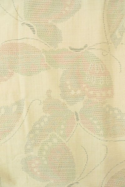 画像4: P0408Q 女性用 紬  結城紬  シルク（正絹） 淡いアイボリー,  蝶々 【中古】【USED】【リサイクル】 ★★☆☆☆【P0408Q】 (4)