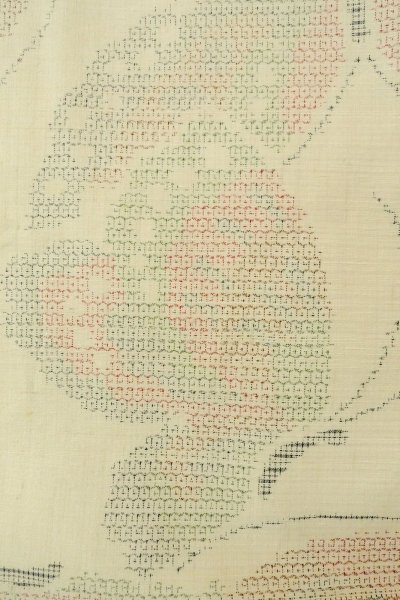 画像5: P0408Q 女性用 紬  結城紬  シルク（正絹） 淡いアイボリー,  蝶々 【中古】【USED】【リサイクル】 ★★☆☆☆【P0408Q】 (5)