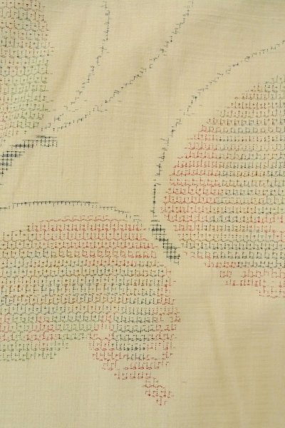 画像6: P0408Q 女性用 紬  結城紬  シルク（正絹） 淡いアイボリー,  蝶々 【中古】【USED】【リサイクル】 ★★☆☆☆【P0408Q】 (6)