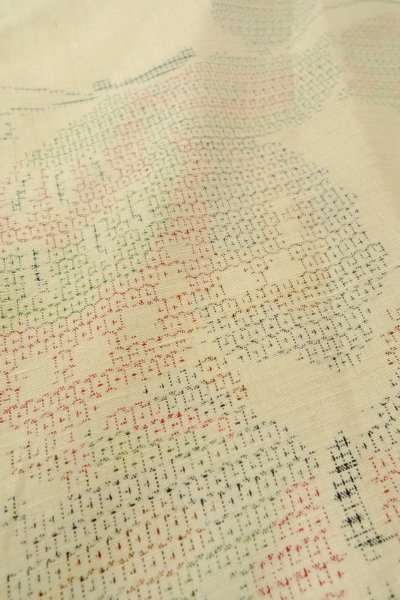 画像8: P0408Q 女性用 紬  結城紬  シルク（正絹） 淡いアイボリー,  蝶々 【中古】【USED】【リサイクル】 ★★☆☆☆【P0408Q】 (8)