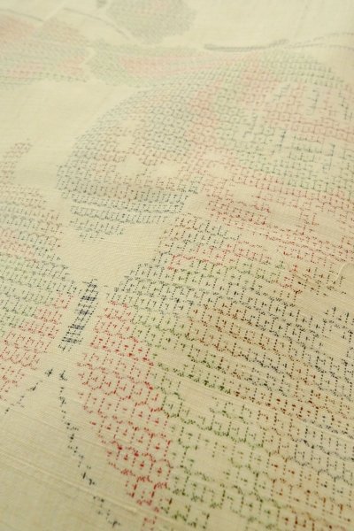 画像10: P0408Q 女性用 紬  結城紬  シルク（正絹） 淡いアイボリー,  蝶々 【中古】【USED】【リサイクル】 ★★☆☆☆【P0408Q】 (10)