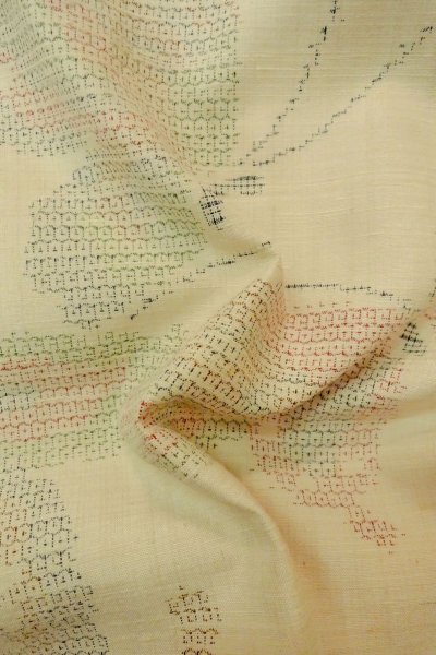 画像12: P0408Q 女性用 紬  結城紬  シルク（正絹） 淡いアイボリー,  蝶々 【中古】【USED】【リサイクル】 ★★☆☆☆【P0408Q】 (12)