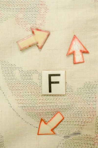 画像19: P0408Q 女性用 紬  結城紬  シルク（正絹） 淡いアイボリー,  蝶々 【中古】【USED】【リサイクル】 ★★☆☆☆【P0408Q】 (19)