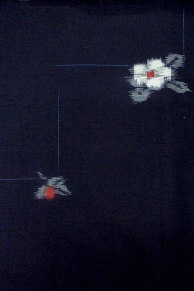 画像3: P0408T 女性用 紬   シルク（正絹） 深い紺,  椿 【中古】【USED】【リサイクル】 ★★★★★【P0408T】 (3)