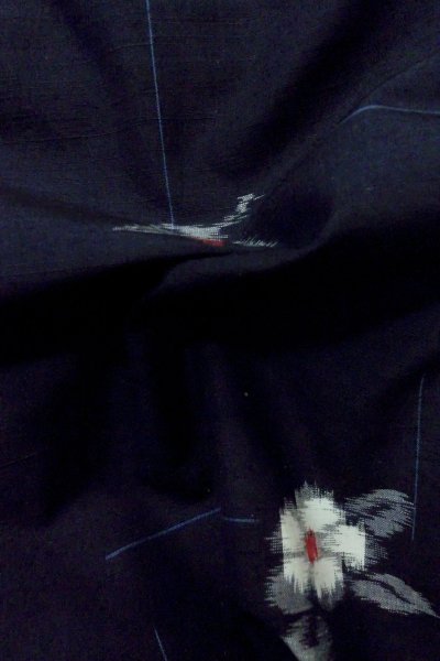 画像11: P0408T 女性用 紬   シルク（正絹） 深い紺,  椿 【中古】【USED】【リサイクル】 ★★★★★【P0408T】 (11)