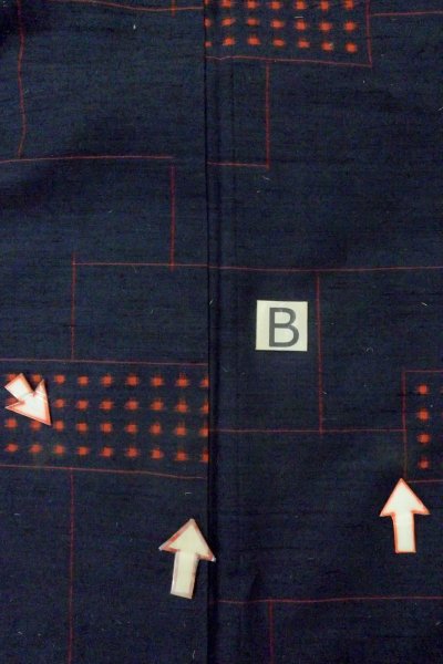 画像15: P0408V 女性用 紬   シルク（正絹） 深い紺,  抽象的模様 【中古】【USED】【リサイクル】 ★★★☆☆【P0408V】 (15)