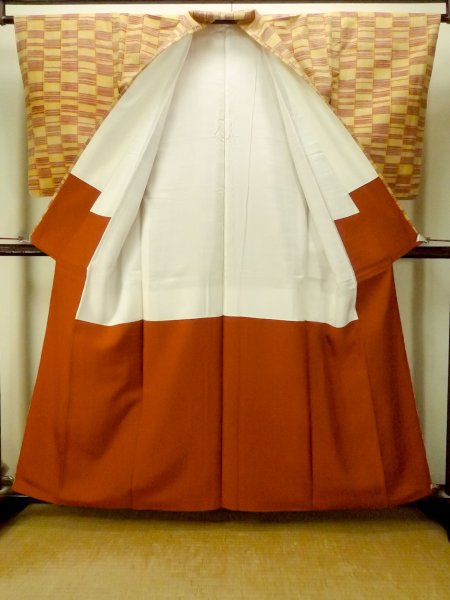 画像2: P0408Z 女性用 紬   シルク（正絹） 薄い黄み山吹,  線 【中古】【USED】【リサイクル】 ★★★★☆【P0408Z】 (2)