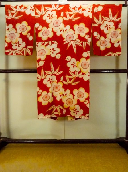 画像2: P0421C 女性用 襦袢   シルク（正絹） 赤色,  梅 【中古】【USED】【リサイクル】 ★★☆☆☆【P0421C】 (2)