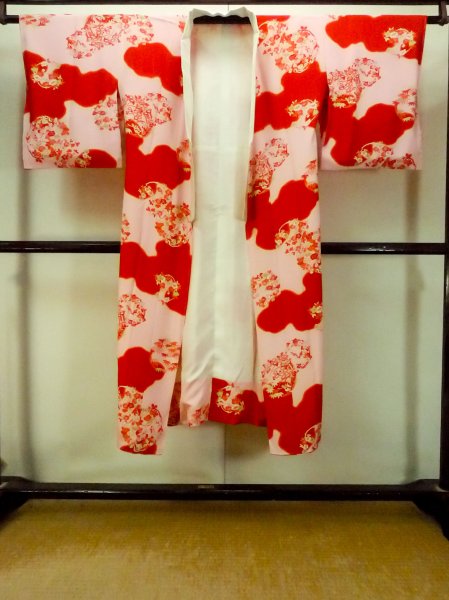 画像1: P0421E 女性用 襦袢   シルク（正絹） 薄い桃色,  桜 【中古】【USED】【リサイクル】 ★★☆☆☆【P0421E】 (1)