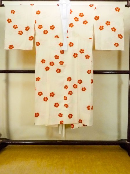 画像2: P0421F 女性用 襦袢   シルク（正絹） 淡い桃色,  芝草 【中古】【USED】【リサイクル】 ★☆☆☆☆【P0421F】 (2)