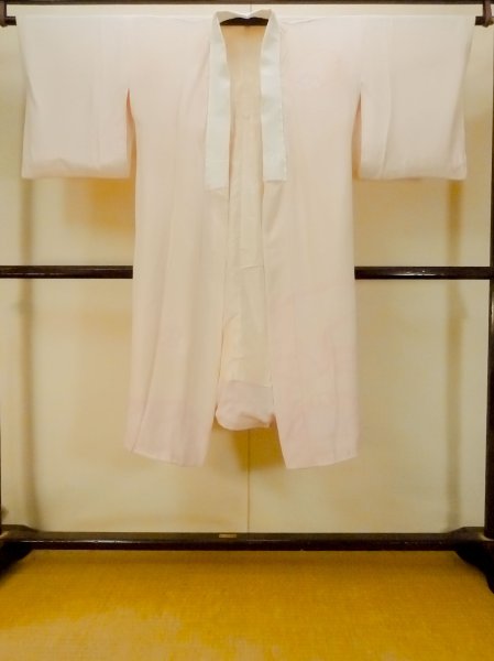 画像1: P0421H 女性用 襦袢   シルク（正絹） 淡い桃色,  抽象的模様 【中古】【USED】【リサイクル】 ★★☆☆☆【P0421H】 (1)